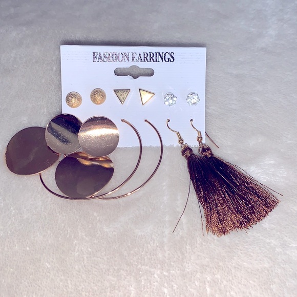 🌺 3/$15 🌺 Woman’s Earring Set of 6 - Picture 1 of 6